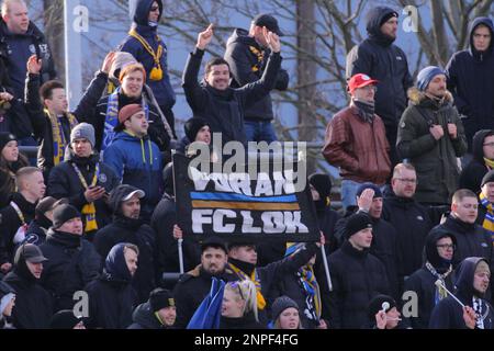 1. FC Lokomotive Leipzig vereinigt Ultras während des Spiels zwischen BFC Dynamo und 1. FC Lokomotive Leipzig, Regionalliga Nordost, Runde 22, Sportforum Hohenschönhausen, Berlin, Deutschland, 26. Februar 2023. Iñaki Esnaola Stockfoto