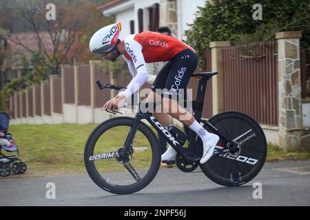 Teo, Spanien, 26. Februar 2023: Cofidis Rider Jesus Herrada während der 4. Etappe von O Gran Camiño 2023 am 26. Februar 2023 in Teo, Spanien. Kredit: Alberto Brevers / Alamy Live News Stockfoto