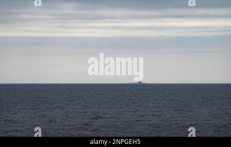 HMS Anson (S123) verlässt BAE Systems in Barrow-in-Furness (England) auf ihrer Jungfernfahrt nach Faslane, Schottland. Stockfoto