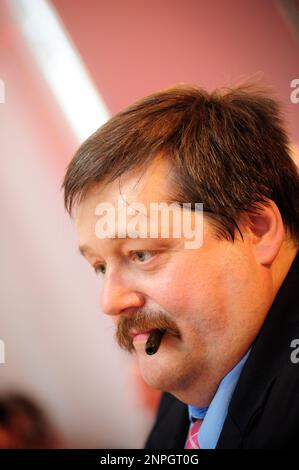 Wien, Österreich. 22. September 2013 Werner Gruber ist österreichischer Physiker und Kabarettkünstler Stockfoto