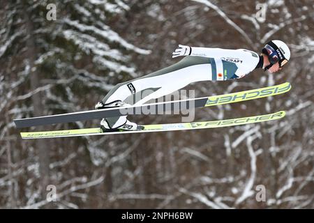 26. Februar 2023, Slowenien, Planica: Skipisten: Weltmeisterschaft: Kombiniert, Team, gemischt, normal Hill, Jumping, Jens Luras Oftebro aus Norwegen in Aktion. Foto: Daniel Karmann/dpa Stockfoto