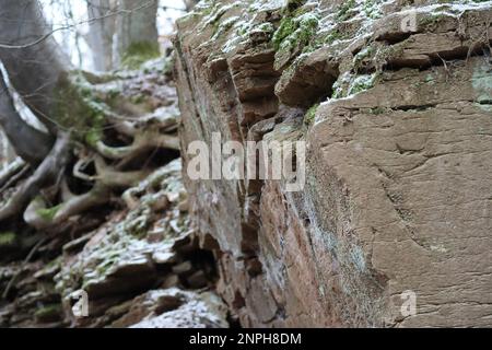 Leichte Graupeldusche im Labyrinth von The Rock Stockfoto