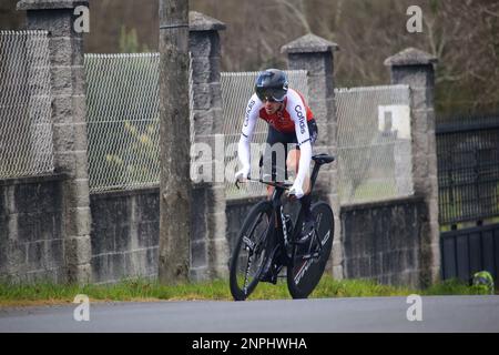 Teo, Spanien. 26. Februar 2023. Teo, SPANIEN: Cofidis Rider Ruben Fernandez während der 4. Etappe von O Gran Camiño 2023 am 26. Februar 2023 in Teo, Spanien. (Foto: Alberto Brevers/Pacific Press) Kredit: Pacific Press Media Production Corp./Alamy Live News Stockfoto