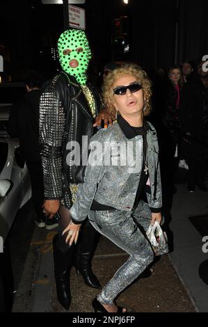 Elton Ilirjani mit Philipp Plein bei der New York Fashion Week, gekleidet in Philipp Plein, in New York City Stockfoto