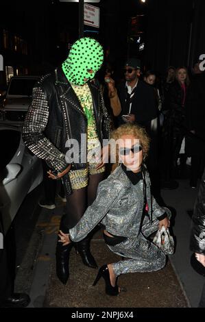 Elton Ilirjani mit Philipp Plein bei der New York Fashion Week, gekleidet in Philipp Plein, in New York City Stockfoto