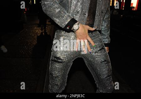 Elton Ilirjani mit Philipp Plein bei der New York Fashion Week, gekleidet in Philipp Plein, in New York City Stockfoto