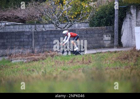 Teo, Galicien, Spanien. 26. Februar 2023. Teo, SPANIEN: Cofidis Rider Jesus Herrada während der 4. Etappe von O Gran CamiÃ±o 2023 am 26. Februar 2023 in Teo, Spanien. (Kreditbild: © Alberto Brevers/Pacific Press via ZUMA Press Wire) NUR ZUR REDAKTIONELLEN VERWENDUNG! Nicht für den kommerziellen GEBRAUCH! Stockfoto