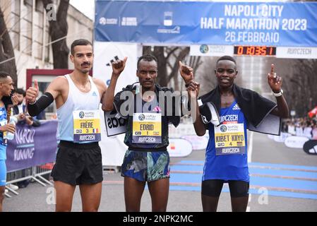 Neapel, Kampanien, Italien. 26. Februar 2023. Neapel City Halbmarathon, Muktar Edris World Champion in London im Jahr 2017 und in Dhoa im Jahr 2019 für die fünftausend Meter gewinnen Sie die zehnte Ausgabe des City Halbmarathons von Neapel mit einer Dauer von 27 Stunden (Bild: © Pasquale Gargano/Pacific Press via ZUMA Press Wire) NUR REDAKTIONELLE VERWENDUNG! Nicht für den kommerziellen GEBRAUCH! Stockfoto