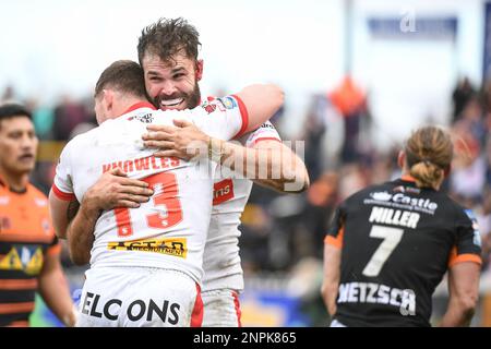 Castleford, England -26. Februar 2023 - Alex Walmsley von St. Helens feiert TRY. Rugby League Betfred Super League Runde zwei, Castleford Tigers gegen St. Helens im Mend-A-Hose Stadium, Castleford, Großbritannien Stockfoto