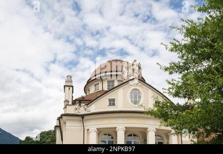 Kurhaus und Theater von Meran im historischen Zentrum von Merano in Südtirol, Provinz Bozen, Trentino Alto Adige, Norditalien Stockfoto