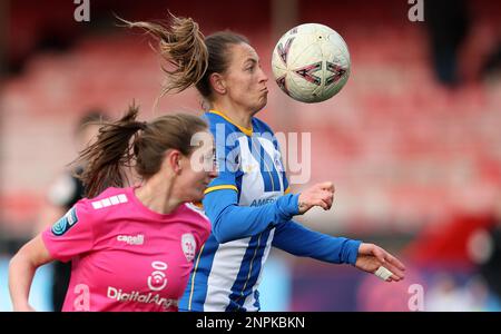 Crawley, Großbritannien. 26. Februar 2023. Brighton's Kayleigh Green in Aktion beim FA-Cup-Spiel der Frauen in der fünften Runde zwischen Brighton & Hove Albion und Coventry United im Broadfield Stadium. Kredit: James Boardman/Alamy Live News Stockfoto