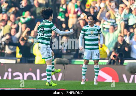 Glasgow, Großbritannien. 26. Februar 2023. Kyogo Furuhashi von Celtic erzielt sein 2. Tor während des Spiels der Schottischen Liga im Hampden Park, Glasgow. Der Bildausdruck sollte lauten: Neil Hanna/Sportimage Credit: Sportimage/Alamy Live News Stockfoto