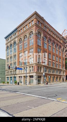 Pittsburgh Downtown: 109-115 Wood Street ist ein Paar von wegweisenden Ziegel- und Steinpapierfabriken und Lagergebäuden, die zu Büros umgebaut wurden. Stockfoto