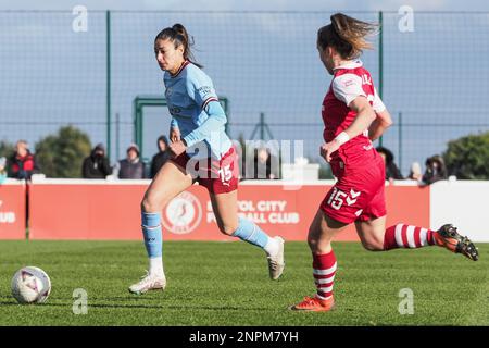 Bristol, Großbritannien. 26. Februar 2023. Bristol, England, Februar 26. 2023: Leila Ouahabi (15 Manchester City) auf dem Ball während des Womens FA Cup-Spiels zwischen Bristol City und Manchester City im Robins High Performance Centre in Bristol, England (Natalie Mincher/SPP) Kredit: SPP Sport Press Photo. Alamy Live News Stockfoto