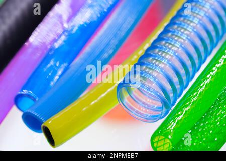 Transparenter Kunststoff-Wasserschlauch, Hochdruck-geflochtener transparenter flexibler PVC-Schlauch hohe Beanspruchung, UV-beständig gegen Chemikalien Stockfoto