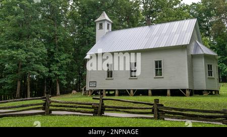 Historische Kirche während der Rundfahrt durch die Cades Cove. Smoky Mountains-Nationalpark. WIR Stockfoto