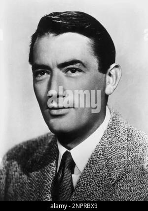 1953 c. : der Filmschauspieler GREGORY PECK ( La Jolla , CA 5 april 1916 - Los Angeles , CA 12 june 2003 ) , Publicity still - KINO - Rituto - Porträt - colletto - Krawatte - Cravatta --- Archivio GBB Stockfoto