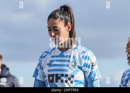 Bristol, Großbritannien. 26. Februar 2023. Bristol, England, Februar 26. 2023: Leila Ouahabi (15 Manchester City) wärmt sich während des FA-Pokalspiels für Damen zwischen Bristol City und Manchester City im Robins High Performance Centre in Bristol, England (Natalie Mincher/SPP) auf. Guthaben: SPP Sport Press Photo. Alamy Live News Stockfoto