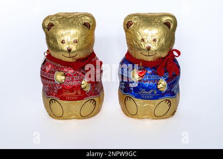 Lindt-Schokoladenbären isoliert auf weißem Hintergrund Stockfoto