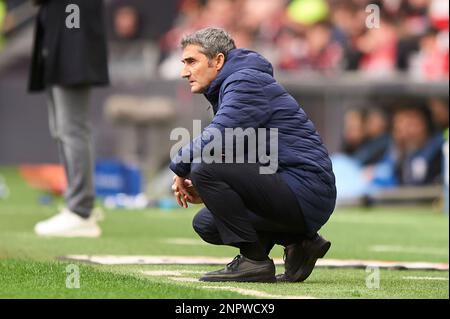 Athletic Club-Cheftrainer Ernesto Valverde während des Spiels La Liga zwischen Athletic Club und Girona FC, gespielt im San Mames Stadium am 26. Februar 2023 in Bilbao, Spanien. (Foto: Cesar Ortiz / PRESSIN) Stockfoto