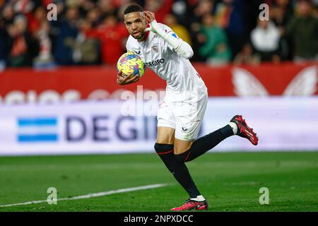 Während des Spiels La Liga zwischen dem FC Sevilla und CA Osasuna am 26. Februar im Stadion Sanchez Pizjuan in Sevilla, Spanien. (Foto: Antonio Pozo / PRESSIN) Stockfoto