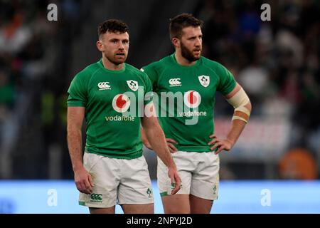 Hugo Keenan und Stuart McCloskey von Irland während des Rugby-Spiels der sechs Nationen zwischen Italien und Irland im Stadio Olimpico in Rom am 25. Februar, Stockfoto