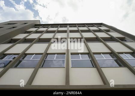 Außenansicht des neuen Gebäudes - Außenarchitektur Stockfoto