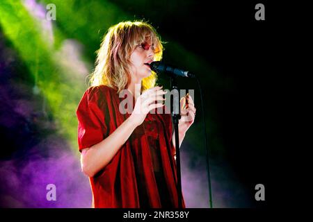 Italien 25. Februar 2023 Maya Hawke - Schauspielerin, Model, Sängerin während der Modewoche - live in Santeria Toscana Mailand © Andrea Ripamonti / Alamy Stockfoto