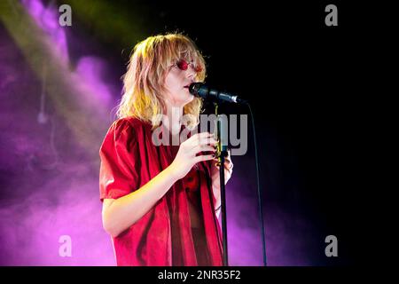 Italien 25. Februar 2023 Maya Hawke - Schauspielerin, Model, Sängerin während der Modewoche - live in Santeria Toscana Mailand © Andrea Ripamonti / Alamy Stockfoto