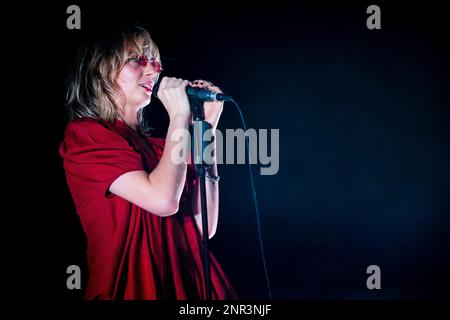 Italien 25. Februar 2023 Maya Hawke - Schauspielerin, Model, Sängerin während der Modewoche - live in Santeria Toscana Mailand © Andrea Ripamonti / Alamy Stockfoto