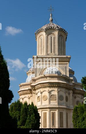 CURTEA DE ARGES, der WALACHEI/RUMÄNIEN - 16. SEPTEMBER: Außenansicht des Klosters in Curtea de Arges Walachei Rumänien am 16. September 2018 Stockfoto