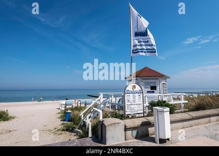 Liegenverleih, Strandpromenade, Kuehlungsborn, Ostsee, Mecklenburg-Vorpommern, Deutschland Stockfoto