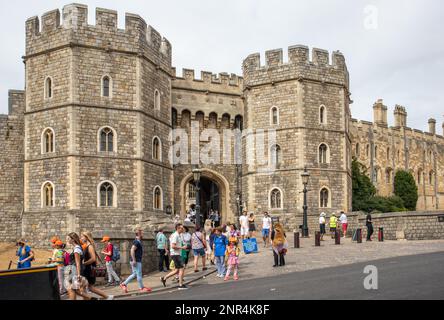 WINDSOR, MAIDENHEAD WINDSOR/UK - JULI 22 : Blick auf Windsor Castle in Windsor, Maidenhead Windsor am 22. Juli 2018. Nicht identifizierte Personen Stockfoto