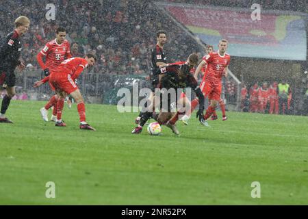 MÜNCHEN, Deutschland. , . 6 Joshua Kimmich, 25 Thomas Müller, Müller, von FcBayern, gegen 45 Jordan Siebatcheu während des Bundesliga-Fußballspiels zwischen dem FC Bayern Muenchen und dem FC Union Berlin in der Allianz Arena in München am 26. Februar 2023. DFL, Fussball, 3:0 (Foto und Copyright @ ATP images/Arthur THILL (THILL Arthur/ATP/SPP) Kredit: SPP Sport Press Photo. Alamy Live News Stockfoto