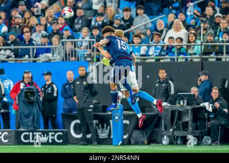 Charlotte, North Carolina, USA. 25. Februar 2023. New England Revolution Mittelfeldspieler BRANDON BYE (USA) spielt im Bank of America Stadium in Charlotte, North Carolina, USA, gegen den Charlotte FC. Die New England Revolution gewinnt das Spiel, 1:0. (Kreditbild: © Walter G. Arce Sr./ZUMA Press Wire) NUR REDAKTIONELLE VERWENDUNG! Nicht für den kommerziellen GEBRAUCH! Stockfoto