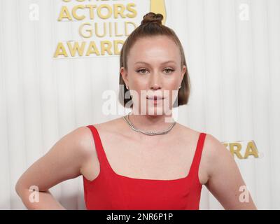 Hannah Einbinder wird am Sonntag, den 26. Februar 2023, bei den 29. Annual Screen Actors Guild Awards auf dem Fairmont Century Plaza in Los Angeles, Kalifornien, eintreffen. (Foto: Sthanlee B. Mirador/Sipa USA) Stockfoto