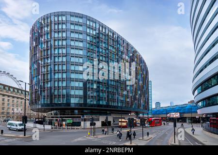 London, Großbritannien - 12. Februar 2023: Beautiful Park Plaza Hotel Waterloo London, Großbritannien Stockfoto
