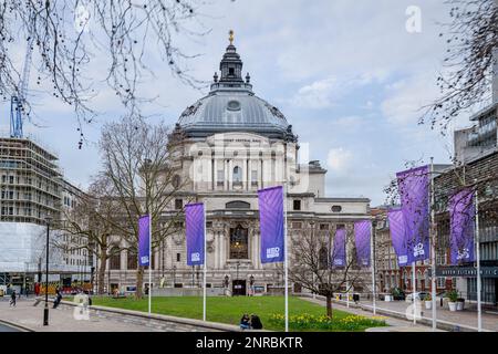 London, Vereinigtes Königreich - 12. Februar 2023: Methodist Central Hall am Westminster Square, London, Vereinigtes Königreich. Middlesex Guildhall Stockfoto