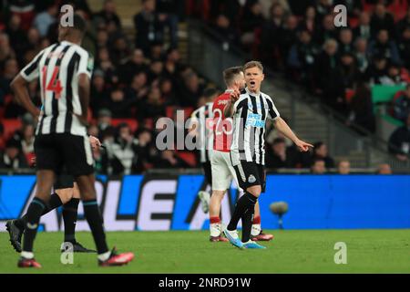 London, Großbritannien. 26. Februar 2023. Matt Targett von Newcastle United, gesehen beim EFL Carabao Cup-Finale zwischen Manchester United und Newcastle United im Wembley Stadium, London, England, am 26. Februar 2023. Foto von Carlton Myrie. Nur redaktionelle Verwendung, Lizenz für kommerzielle Verwendung erforderlich. Keine Verwendung bei Wetten, Spielen oder Veröffentlichungen von Clubs/Ligen/Spielern. Kredit: UK Sports Pics Ltd/Alamy Live News Stockfoto