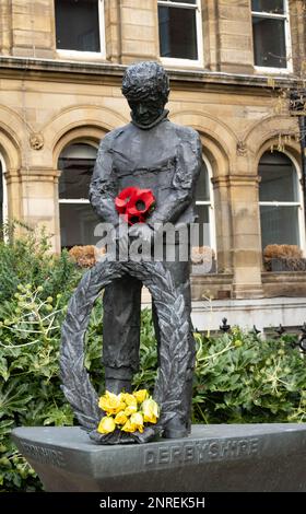 MV Derbyshire Memorial im Garten der Pfarrkirche unserer Liverpool und St. Nicholas in Liverpool Stockfoto