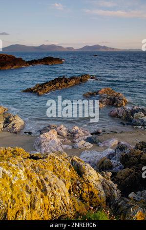 Blick vom Twr Mawr Lighthouse, Llanddwyn Island, Anglesey, North Wales, Großbritannien, Stockfoto