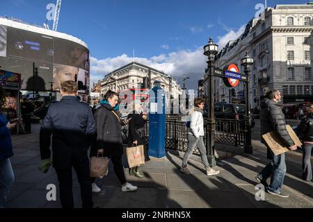 Piccadilly Circus Evening Light, Londons West End, England, Vereinigtes Königreich Stockfoto