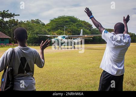 Das Flugzeug landet in Rusinga Island Lodge, Rusinga Island, Victoria-See, Kenia Stockfoto