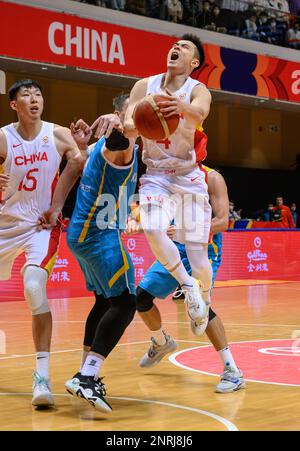 HONGKONG SAR, CHINA. 23. FEBRUAR 2023. FIBA Basketball World Cup Asian Qualifiers, 2. Runde Gruppe F. China gegen Kasachstan im Tsuen Wan Sports Cent Stockfoto