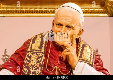 Detail des Bildes von Papst Johannes Paul II. In der Kapelle der Bruderschaft der Estrella de Triana in Sevil Stockfoto