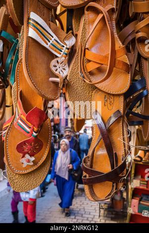 Sandalen shop, Medina, Fès. Marokko Stockfoto