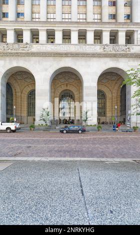 Stadtzentrum von Pittsburgh: Regierungssitz im Beaux-Arts-Stil, das berühmte City County Building befindet sich einen ganzen Block in der Grant Street. Stockfoto