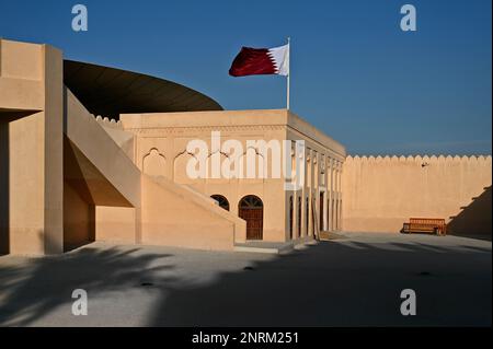 Der alte Palast von Scheich Abdullah bin Jassim Al Thani auf dem Gelände des Nationalmuseums von Katar Stockfoto