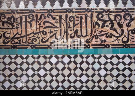 Detail, Fliesen-, Verzierung, in Medersa Bou Inania, Meknes. Marokko Stockfoto