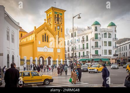 Spanische Kolonialarchitektur (El Ensanche), Moulay El Mehdi Square, Tetouan. Marokko Stockfoto